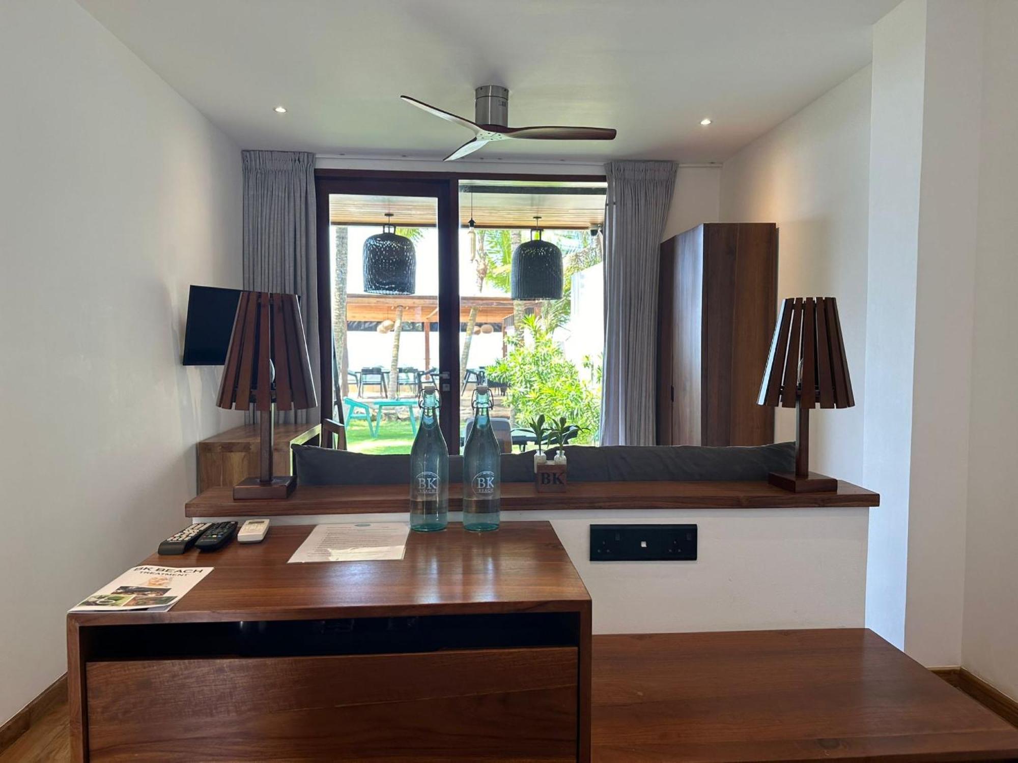 Bk Beach Boutique Hotel - Hikkaduwa Extérieur photo