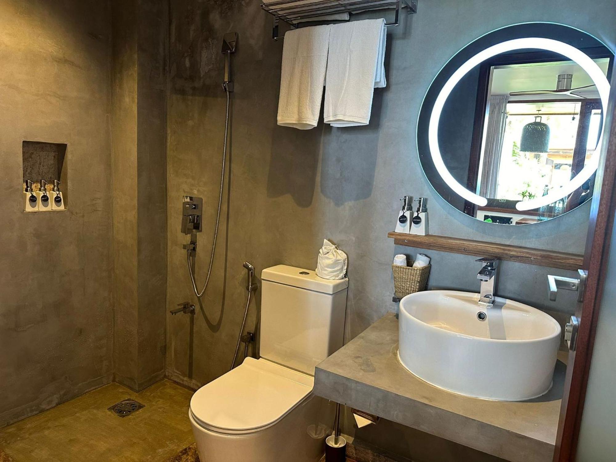Bk Beach Boutique Hotel - Hikkaduwa Extérieur photo