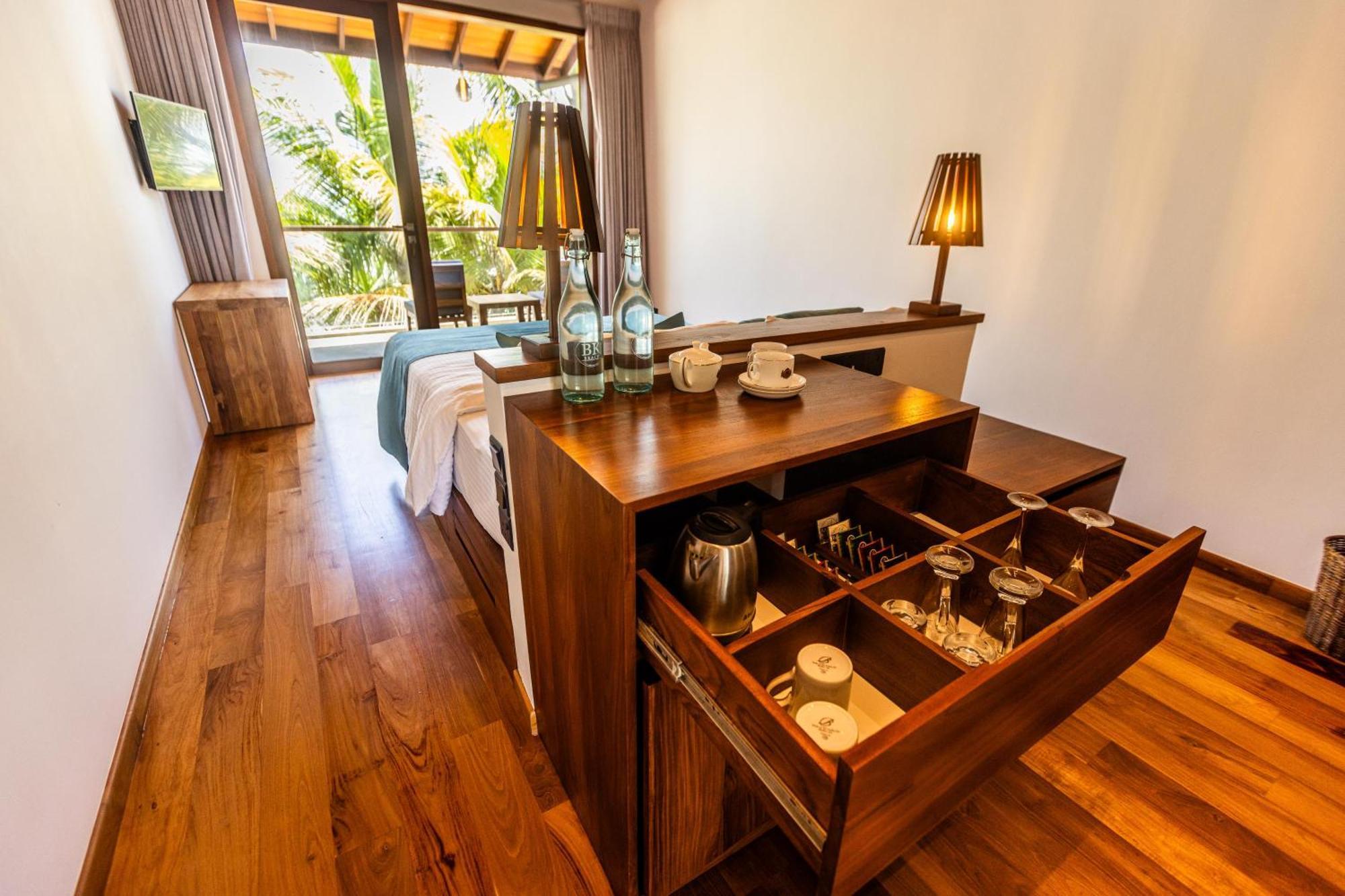 Bk Beach Boutique Hotel - Hikkaduwa Extérieur photo